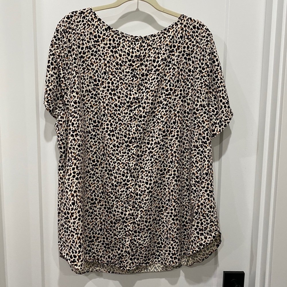 Button Back Blouse - Picture 6 of 9